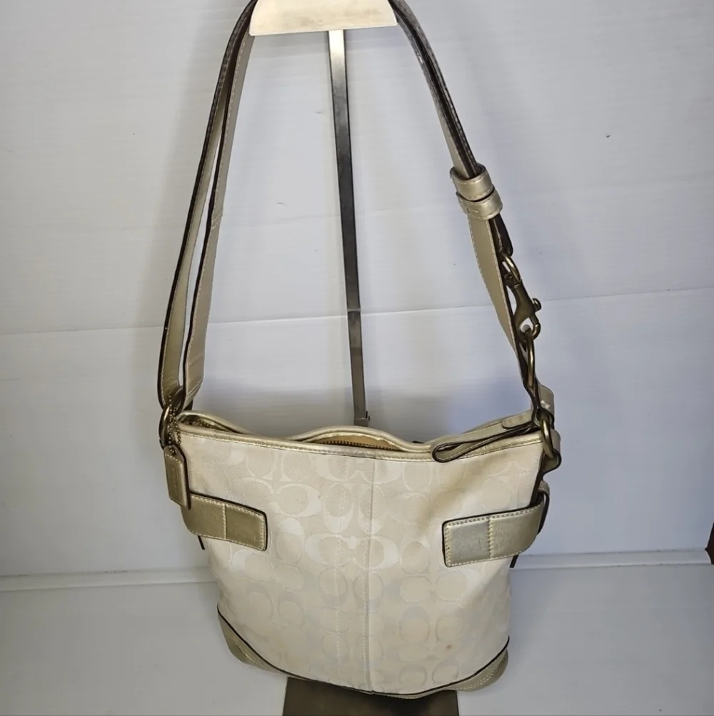 Vintge COACH Shoulder Bag Signature 2WAY Canvas And Leather With Metallic Gold .